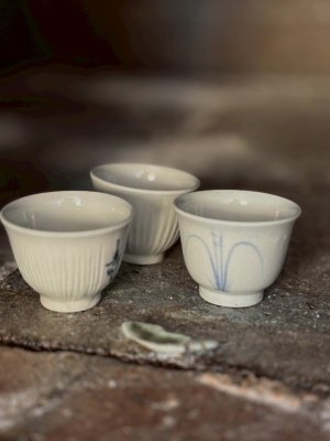 初期伊万里酒器（文祥窯）.jpegのサムネイル画像